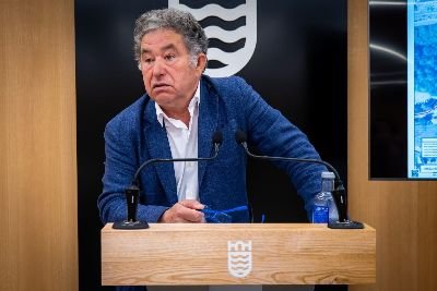 Lores destaca que o Concello mantén en execución a obra pública malia a crise de prezos e a falta de man de obra no sector 