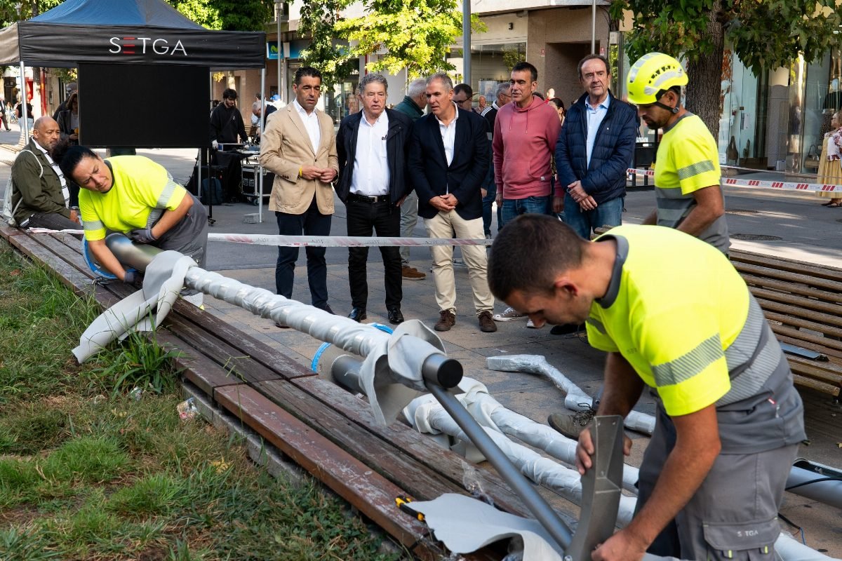 Lores salienta que a renovación da iluminación da zona norte-leste da cidade acadará un aforro enerxético superior ao 70 %
