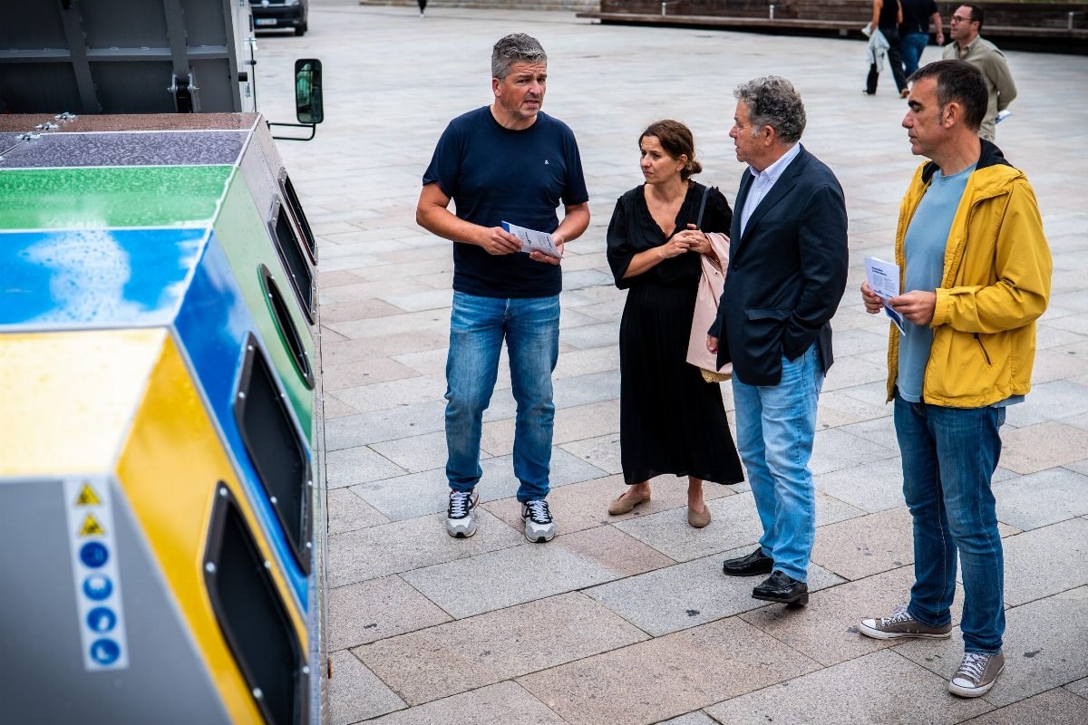O Concello activa o vindeiro luns as novas illas emerxentes de residuos no centro histórico 