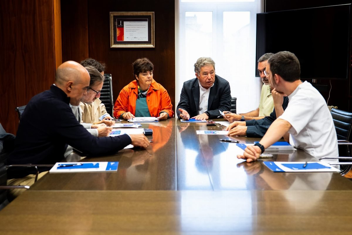O Concello e a Universidade de Vigo constitúen un grupo de traballo para a integración urbana e a expansión do campus 